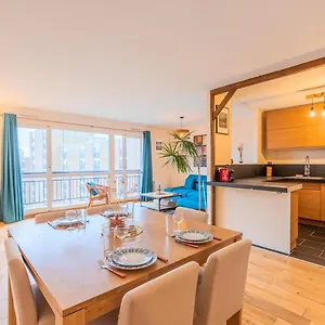  Appartement 2 Bedroom With Balconies & Private Parking France